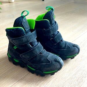 Winter boots size 11, navy blue, very warm